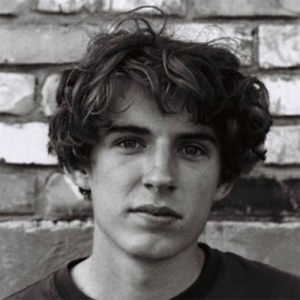 NIELS BENNETT, GIRL SKATEBOARDS