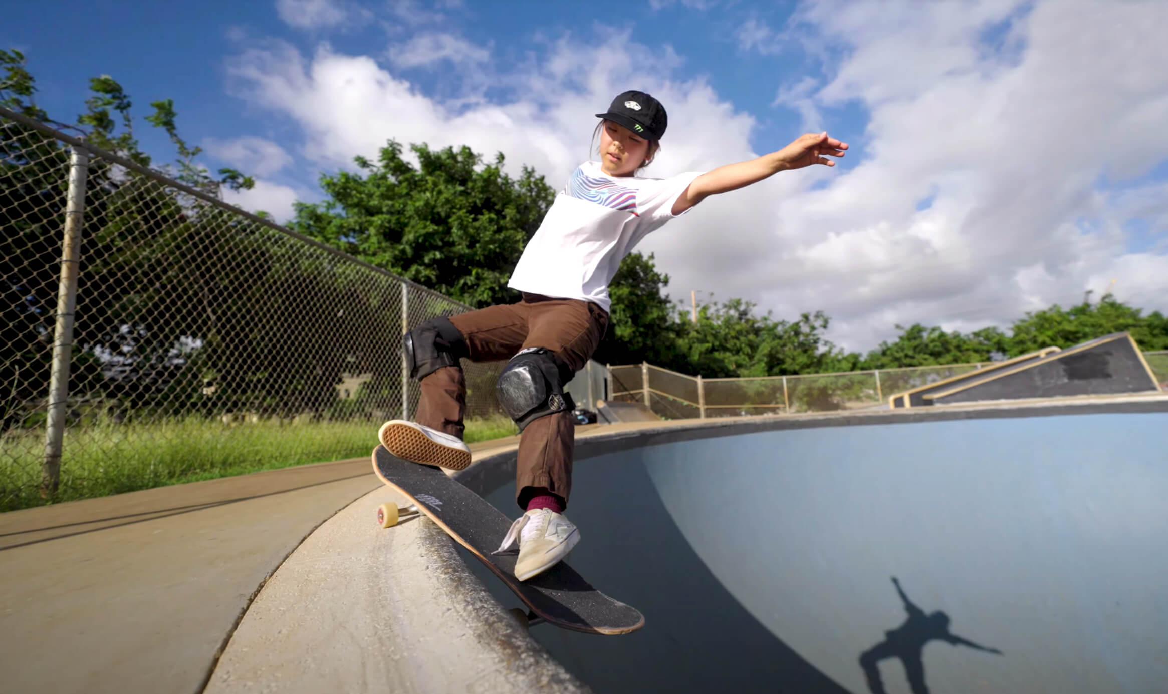 MAMI TEZUKA, 手塚まみ,FRONTSIDE SMITH GRIND