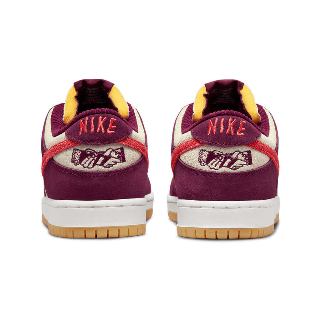 NIKE SB シューズ DUNK LOW PRO QS Skate Like a Girl DX4589-600 02