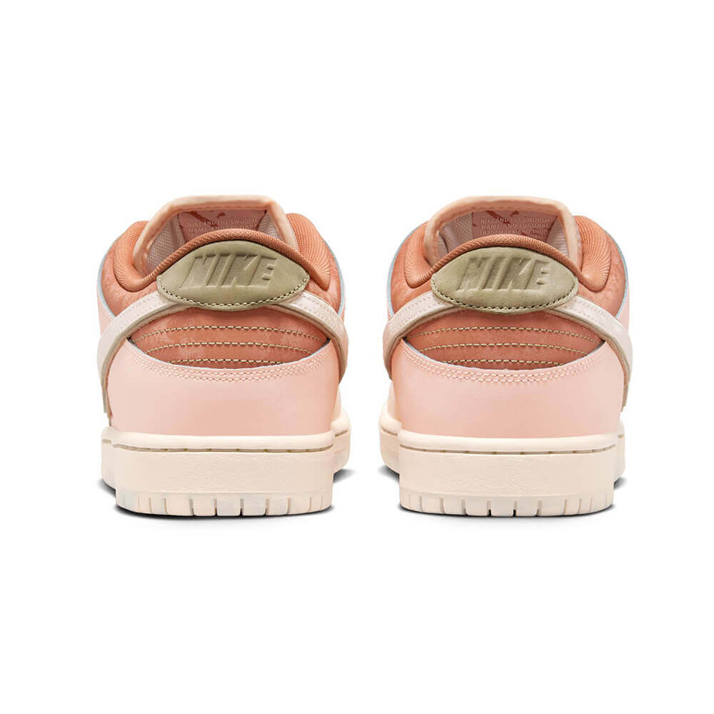 NIKE SB シューズ DUNK LOW PRO PRM "TROCADERO GARDENS" FV5926-200 02