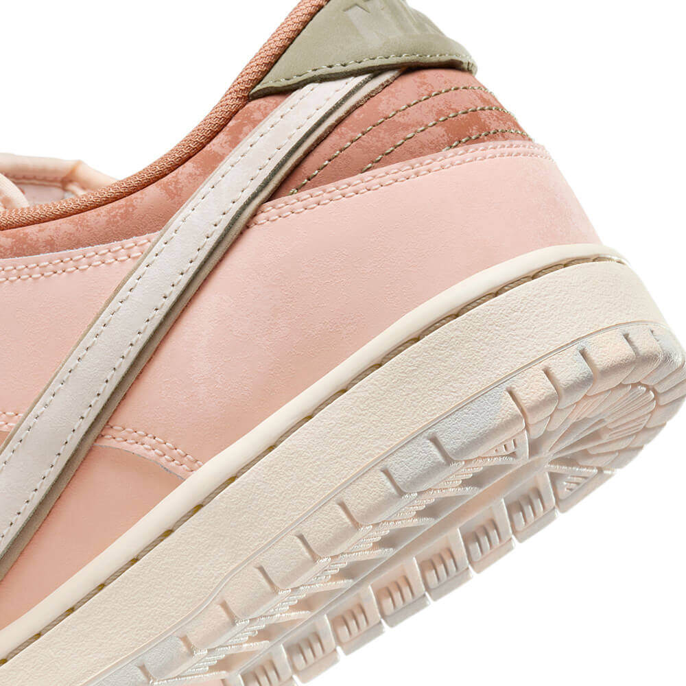 NIKE SB シューズ DUNK LOW PRO PRM "TROCADERO GARDENS" FV5926-200 09