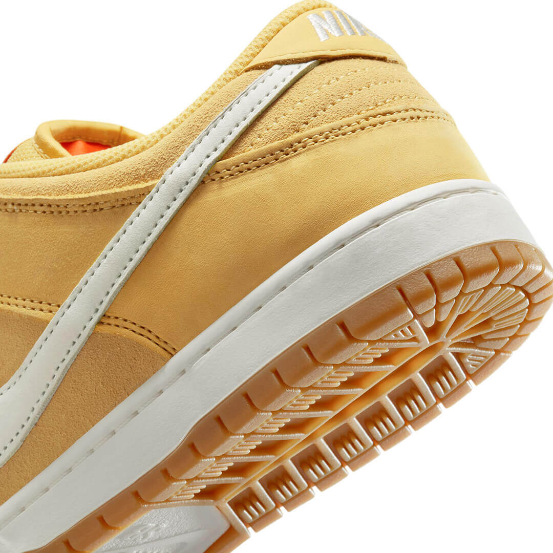 NIKE SB シューズ DUNK LOW PRO ISO "Saturn Gold" FJ1674-700 09