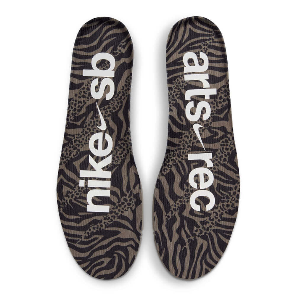 NIKE SB シューズ DUNK LOW PRO QS x Arts-Rec Skateshop IH3211-200 08