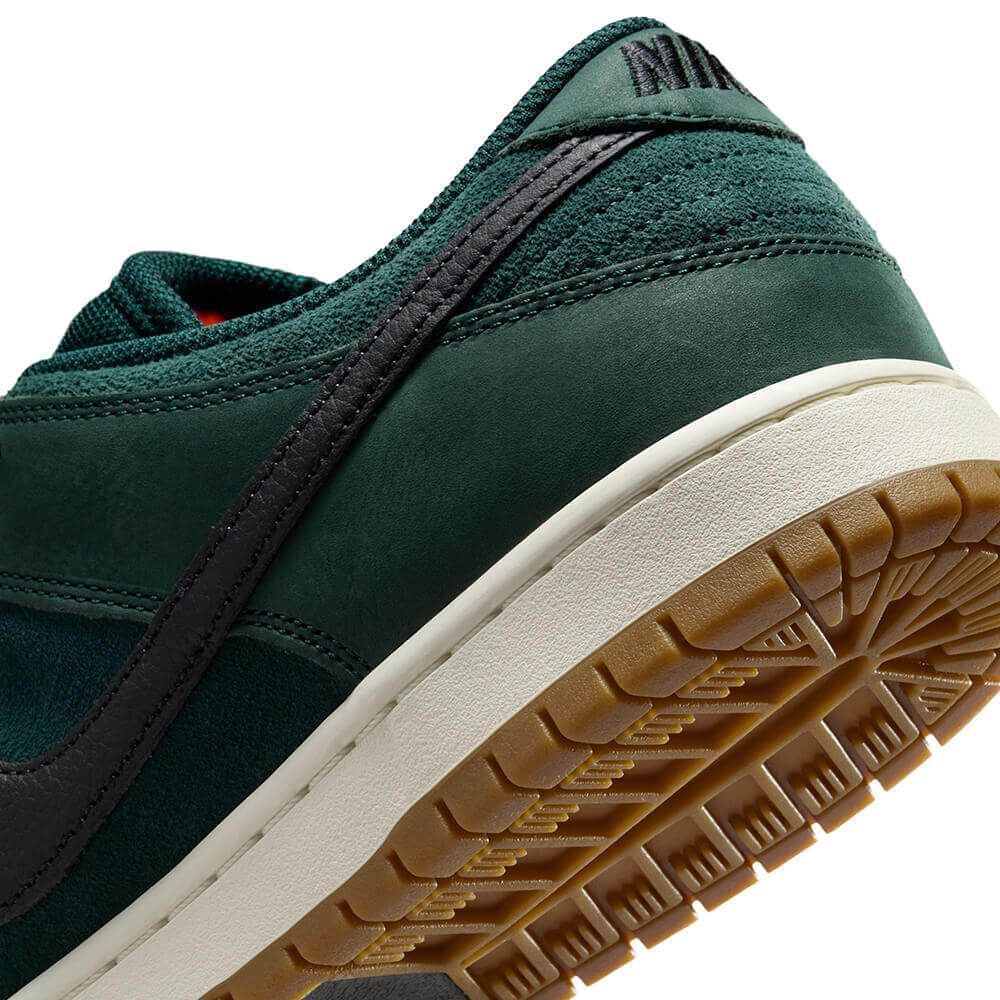 NIKE SB(ナイキエスビー)シューズ DUNK LOW PRO ISO "Deep Fir / Black" 09