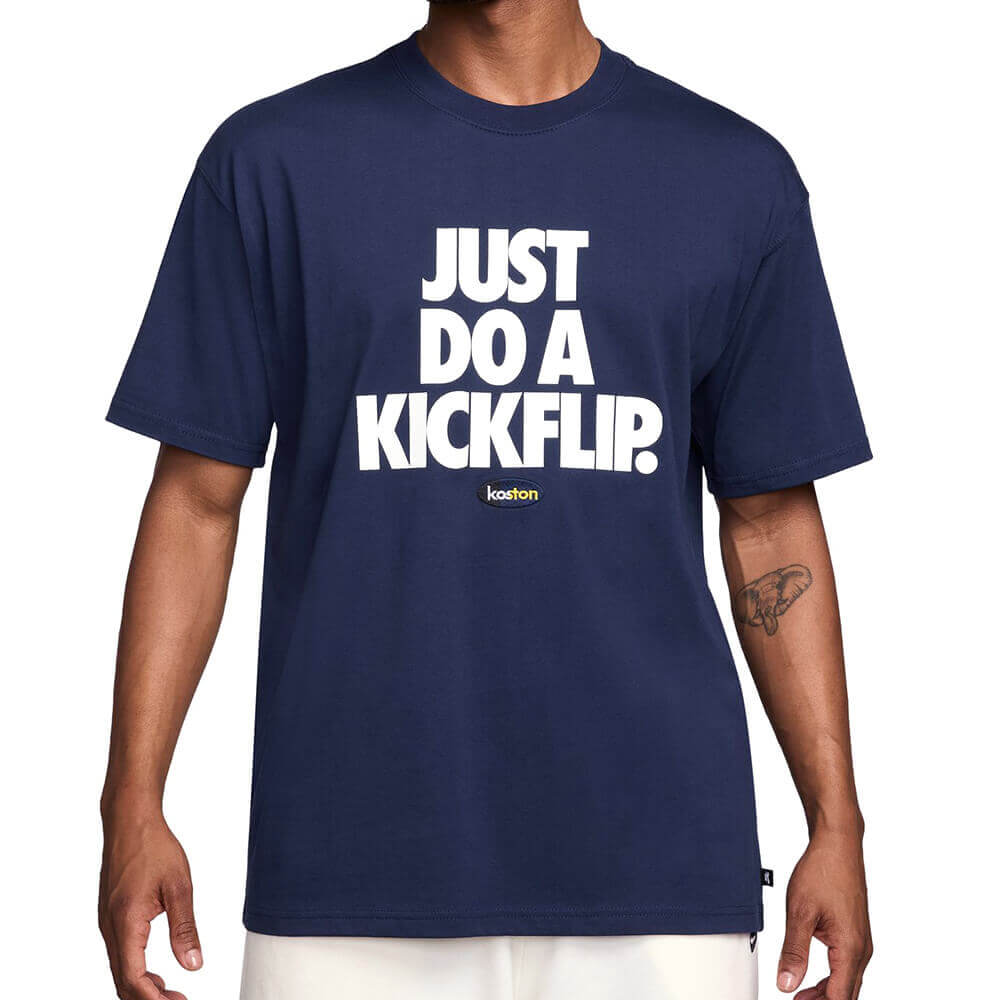 NIKE SB Tシャツ EK M90 QS x ERIC KOSTON ミッドナイトネイビー HV2200-410