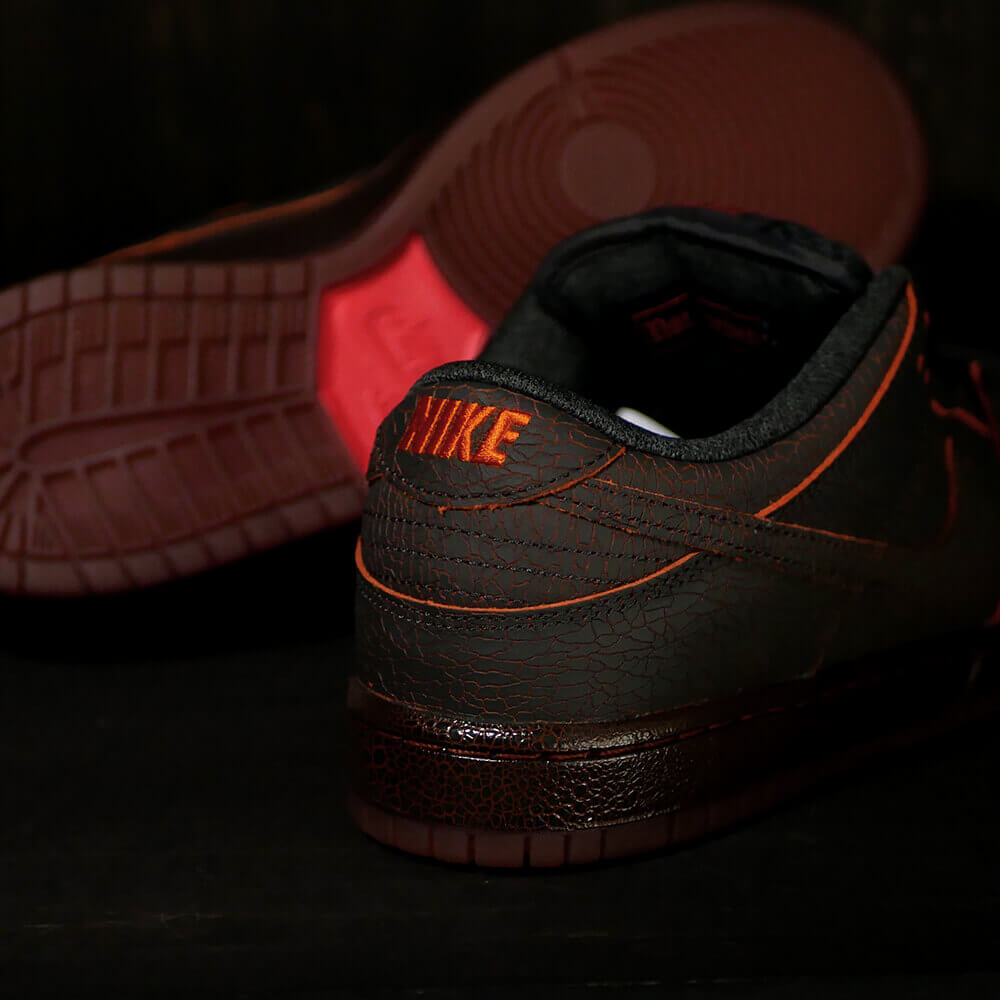 NIKE SB シューズ DUNK LOW PRO PRM "Krampus" HV1668-001 04