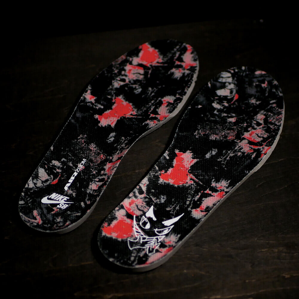 NIKE SB シューズ DUNK LOW PRO PRM "Krampus" HV1668-001 06