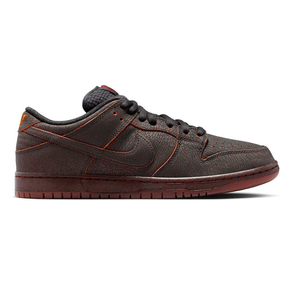 NIKE SB シューズ DUNK LOW PRO PRM "Krampus" HV1668-001 06
