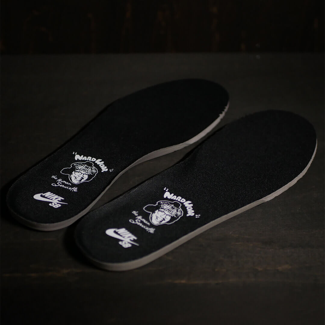 NIKE SB シューズ DUNK LOW PRO QS x Nardwuar II1493-600 07