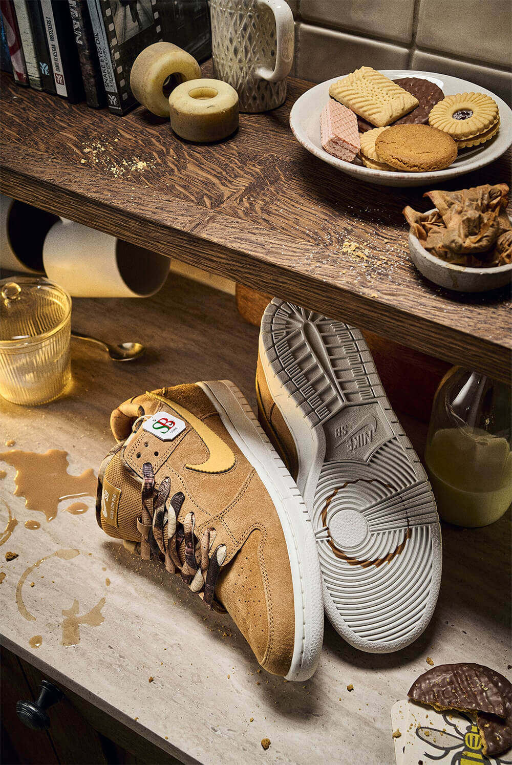 NIKE SB シューズ DUNK LOW PRO QS x NOTE MANCHESTER "BISCUITS" IO9508-200 IMAGE