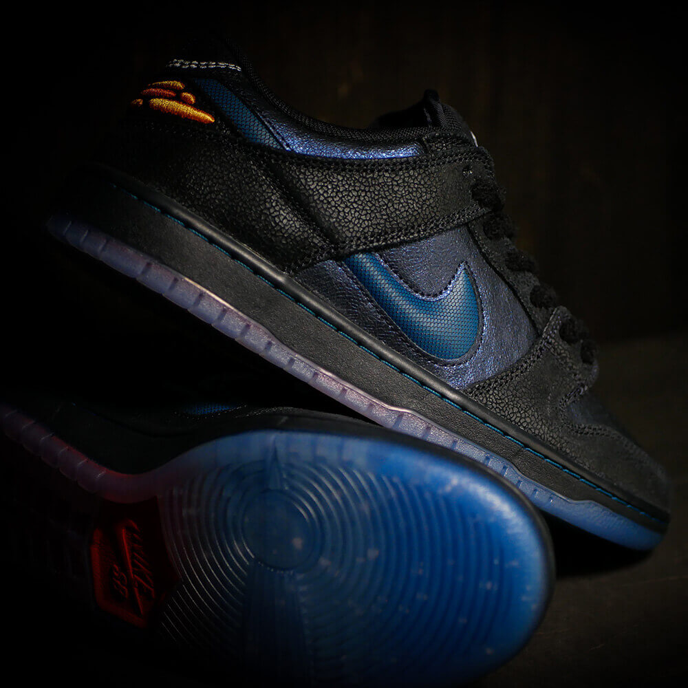 NIKE SB シューズ DUNK LOW PRO QS x DUNK LOW PRO QS x BLUETILE "Monarch Butterfly" IQ1323-001 撮影写真 08