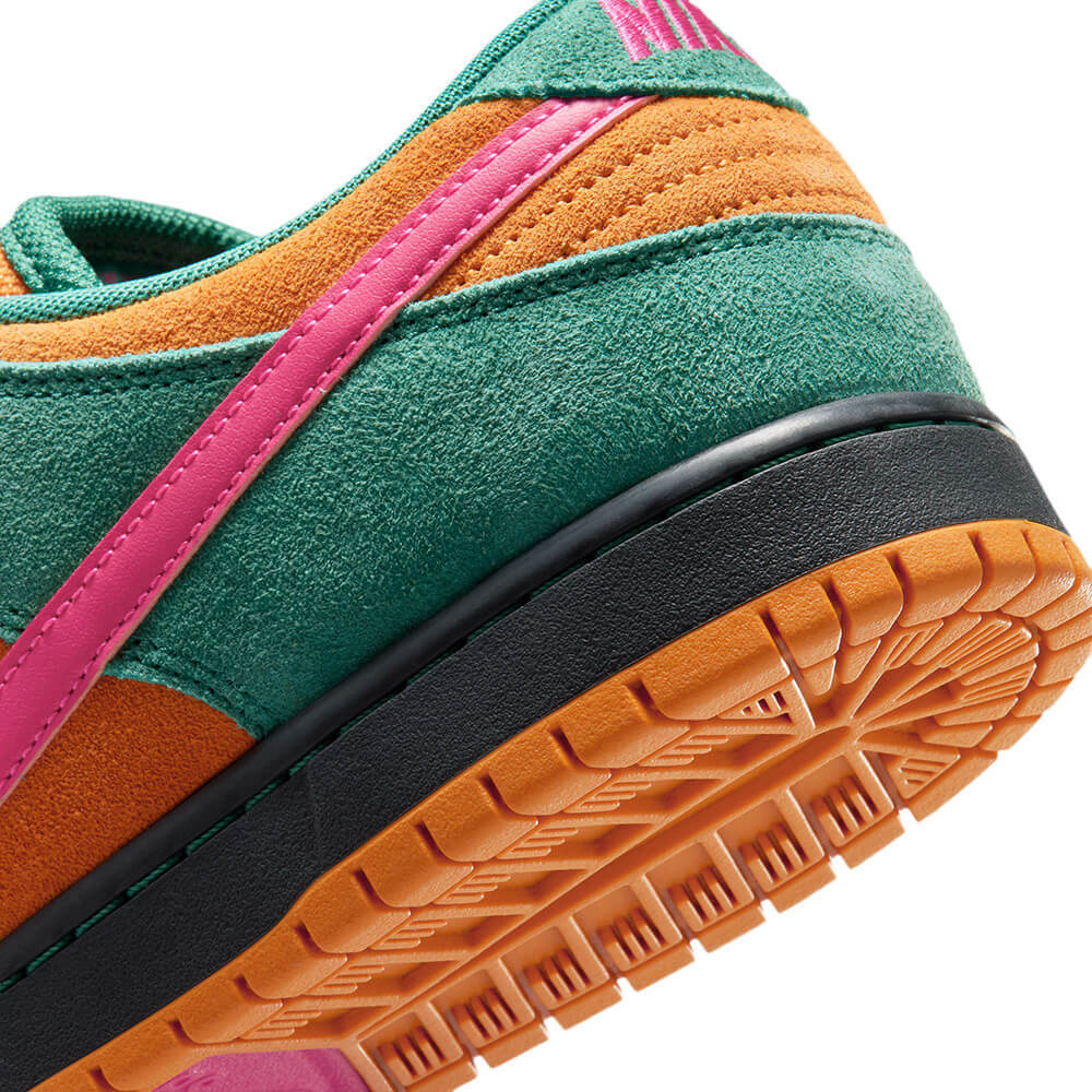 NIKE SB(ナイキエスビー)シューズ DUNK LOW PRO "Green Noise/Watermelon" HQ1625-301 09