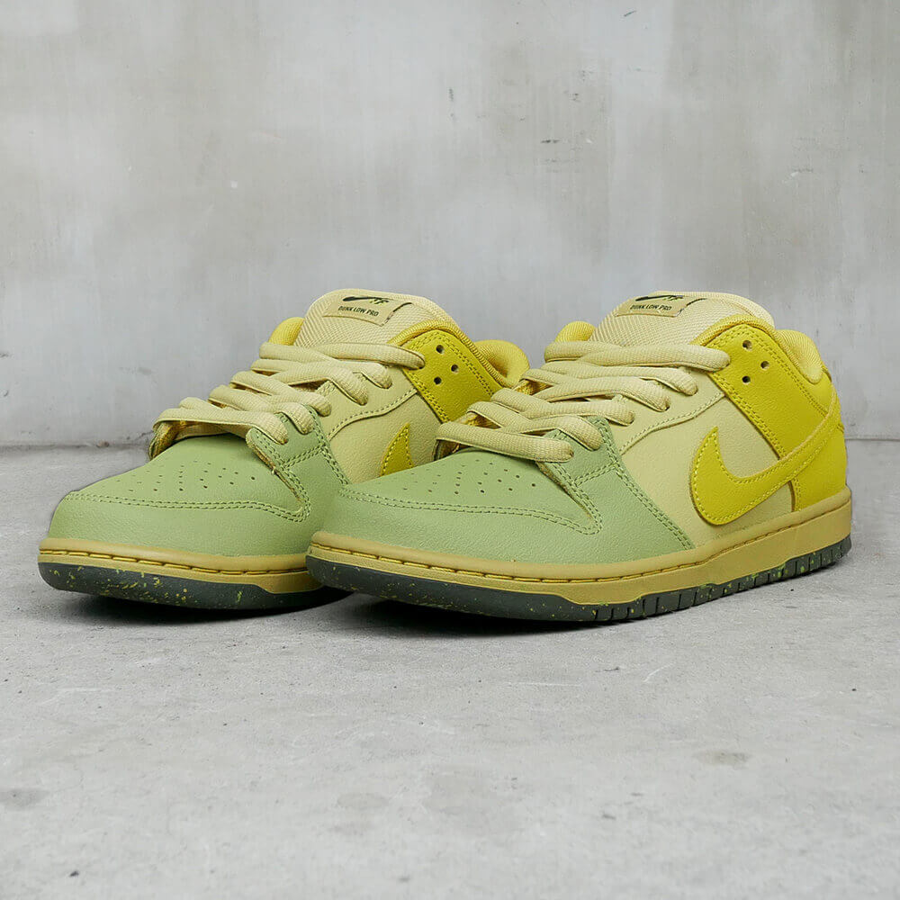 【商品情報】 NIKE SB シューズ DUNK LOW PRO WC “Saffron Quartz” IO0427-300