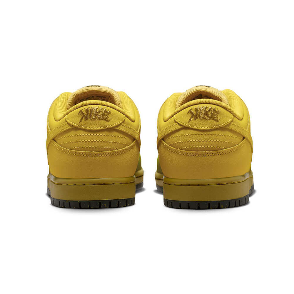 NIKE SB（ナイキエスビー）シューズ DUNK LOW PRO WC "Saffron Quartz" IO0427-300 02