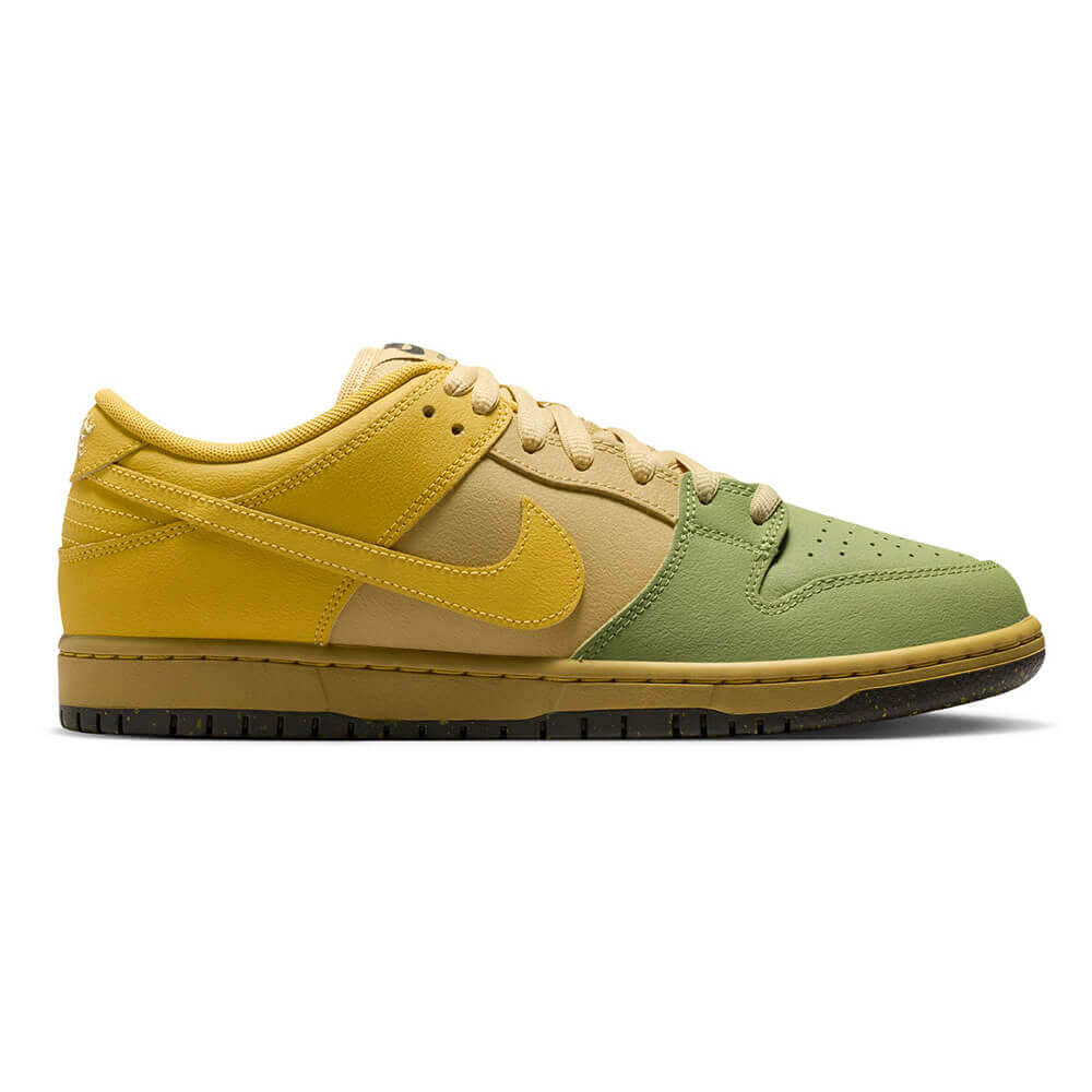 NIKE SB（ナイキエスビー）シューズ DUNK LOW PRO WC "Saffron Quartz" IO0427-300 06