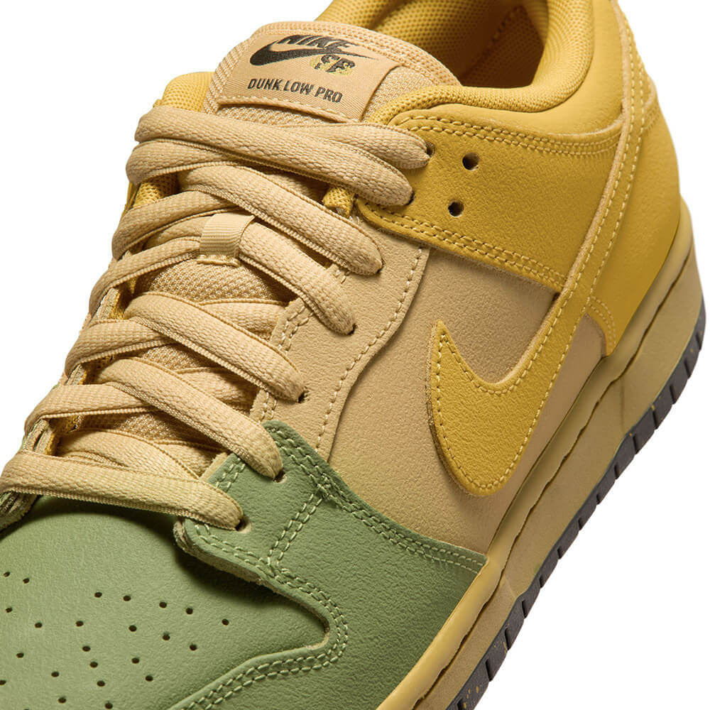 NIKE SB（ナイキエスビー）シューズ DUNK LOW PRO WC "Saffron Quartz" IO0427-300 08